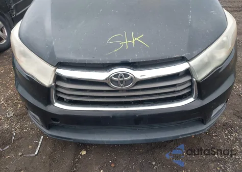 2015 Toyota Highlander Le V6 from USA, damaged, VIN 5TDBKRFH3FS134365